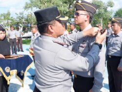 Lapas Narkotika Gelar Penyematan Tanda Kenaikan Pangkat dan Pemberian Penghargaan Pegawai Berprestasi