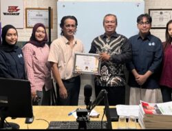 Kampus Berdampak Riset Fakultas Hukum UBB, Berikan Sertifikat Penghargaan Kepada LBH PDKP Babel