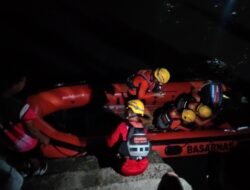 Panik Monyet Loncat ke Perahu Seorang Remaja Di Kurau Tenggelam