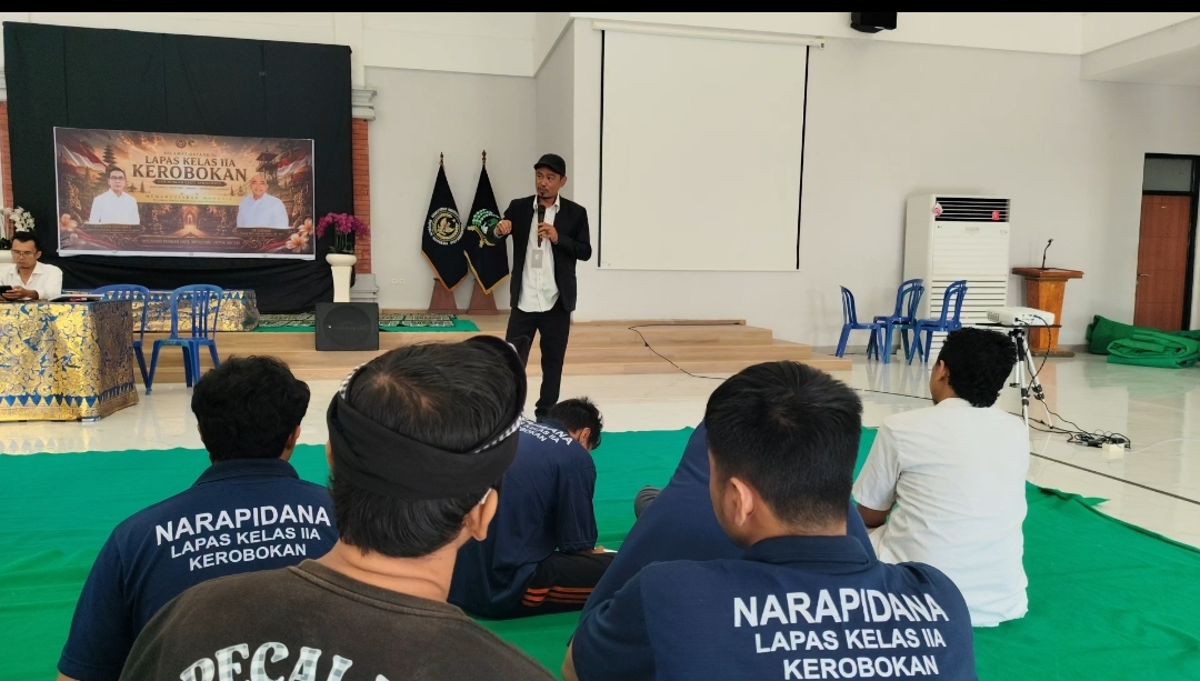 Ketua Desk Peninjauan Kembali dan Grasi elPDKP Firman Saputra Saat Menyampaikan Materi di Lapas Kerobokan Belum Lama Ini. 
